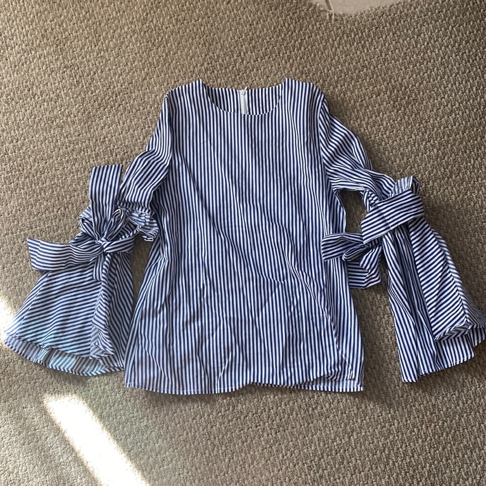 Chicwish striped cotton blouse, no stretch, bell sleeves, fits very small